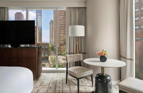 Streeterville Hotel | Loews Chicago Hotel