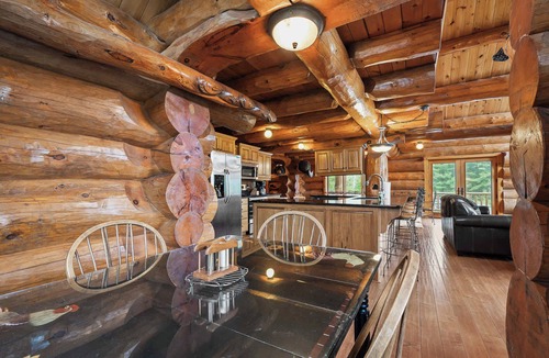 Fish Creek Apartment | Log Retreat w/Private Pickleball Court in Fish Creek!