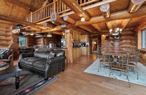Fish Creek Apartment | Log Retreat w/Private Pickleball Court in Fish Creek!