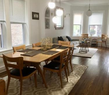 Logan Square Apartment | Logan Square Modern Apartment
