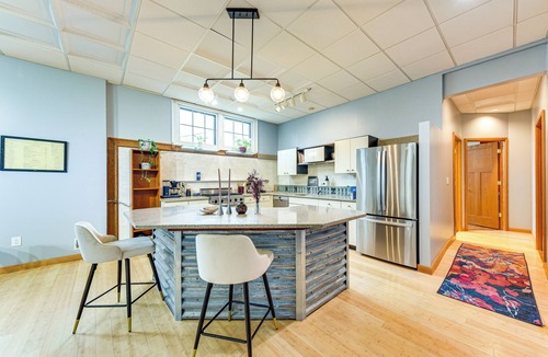 Lower East Side Condo | Long-Term Stay in Milwaukee! Pet-Friendly Condo