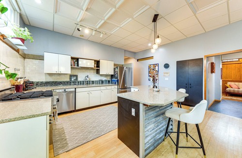 Lower East Side Condo | Long-Term Stay in Milwaukee! Pet-Friendly Condo