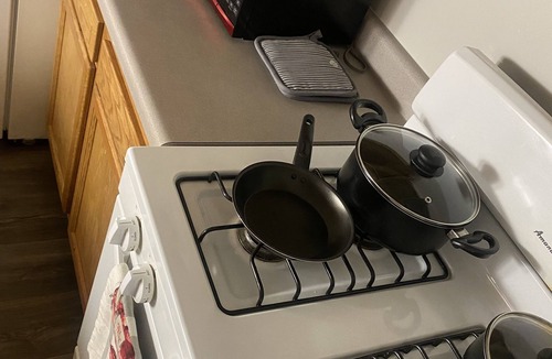 Merrillville Apartment | Lovely 2 Bedroom