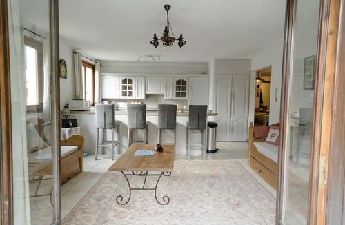 Les Praz-de-Chamonix Apartment | Lovely spacious 3 bedroom apartment with garden views of Mont Blanc and Les Drus