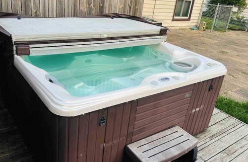 Westchester House | LUXE 3 BR, 2 BA + Hot Tub