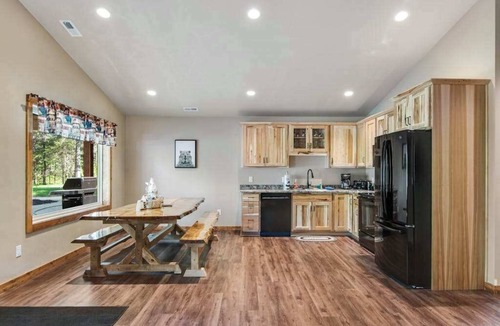 Conover House | Luxe Pet-Friendly Cabins with Private Hot Tub