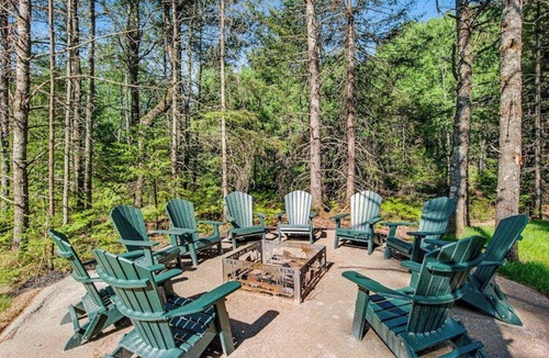 Conover House | Luxe Pet-Friendly Cabins with Private Hot Tub