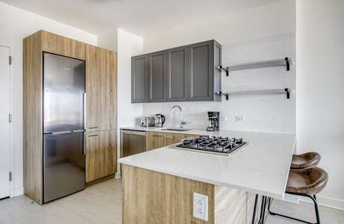 West Loop Apartment | Luxe West Loop 1BR w/Gym, Pool, Coworking, walk to UIC, by Blueground