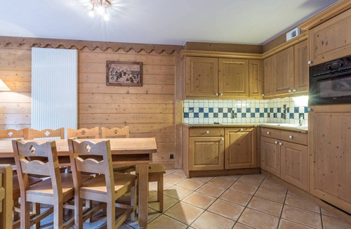 Saint-Martin-de-Belleville Apartment | Luxurious Duplex, 10 Guests, Ski-in/Ski-out, Spa, Pool, Gym, Garage, WiFi