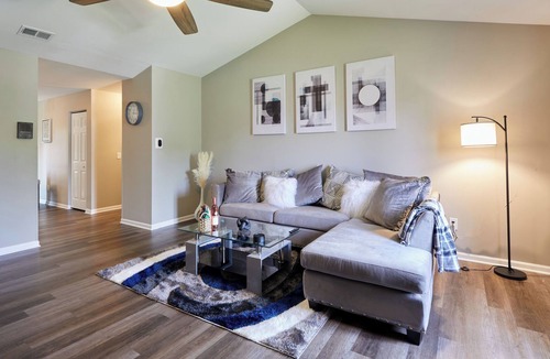 Fox Valley Apartment | Luxurious Home away from home