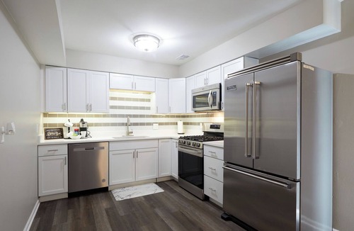 Fox Valley Apartment | Luxurious Home away from home