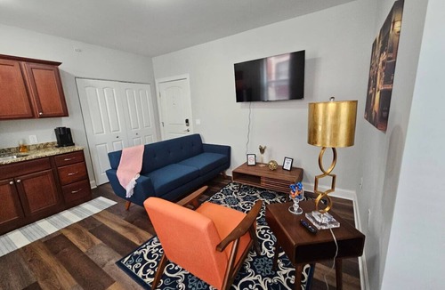 Champaign Apartment | Luxurious Stay at the Historic Inman - 210