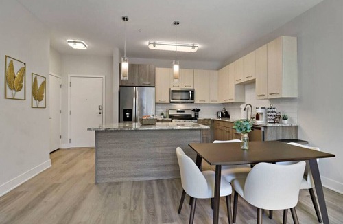 Warrenville Apartment | Luxury 2BR - Pool, Gym, Mins to Naperville!