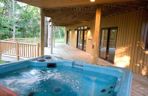 The Galena Territory House | Luxury 4br, 4.5 Bath Galena Territory Rental With Hot Tub & Pool Table