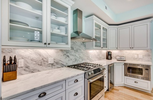 South Haven House | Luxury Beach House-6 Bedrooms, Game Room, Yard, Fire Pit-Walk to Beach & Town
