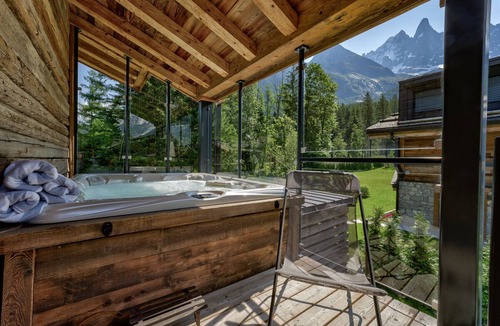 Les Tines Ski Chalet | Luxury Chalet with Pool & Mont Blanc Views
