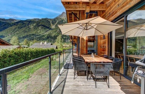 Les Tines Ski Chalet | Luxury Chalet w/Spa | Breakfast & Housekeeping