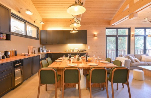 Plagne 1800 Ski Chalet | Luxury Chalet with Pool, Mountain View, Wi-Fi & Air Conditioning in La Plagne