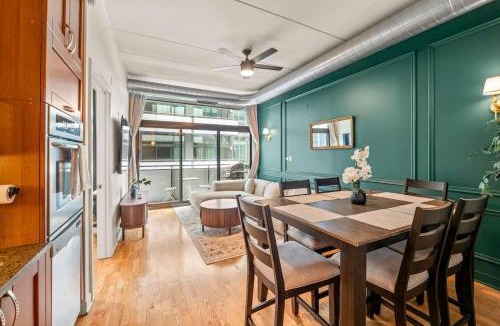 West Loop Apartment | Luxury Fulton Market Condo - Prime Location