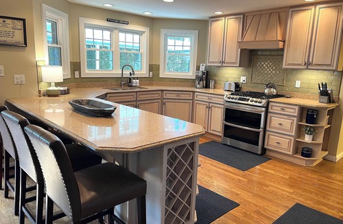 Sheboygan House | Luxury Home Historic location 4BR-3 FullBath- Walk 3 min beach, 10 to downtown