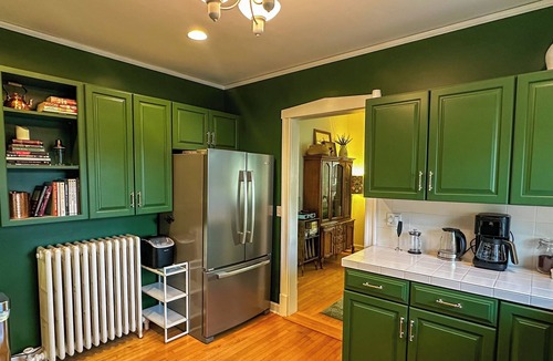 Irving Park Apartment | Luxury home + Huge yard in Avondale Logan Square