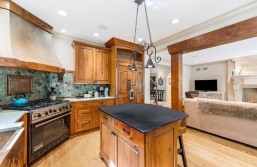 Lake Geneva House | Luxury Lake Geneva Estate w/Pool+Hot Tub+Acreage