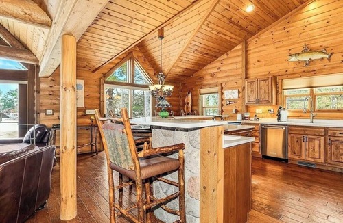 Manitowish Waters Cabin | Luxury log cabin on Spider Lake in Manitowish Waters