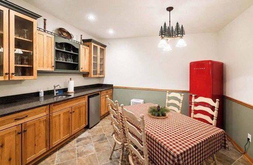 Three Lakes House | Luxury Log Home W Sandy Frontage, Private Dock, Year-Round trails