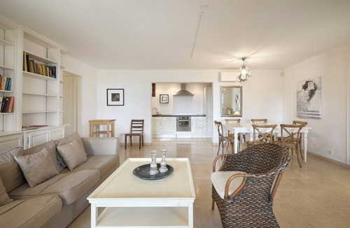 Cabris Villa | Luxury villa with large pool in a fabulous location with great views