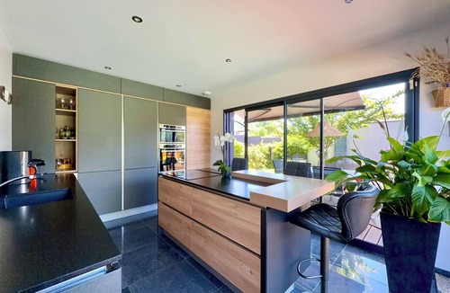 Viviers-du-Lac Villa | Magnificent villa with heated pool air conditioning