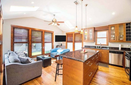 Union Pier House | Main Home & Cozy Guest House w/Two Full Kitchens & Free WiFi - Walk to Beach