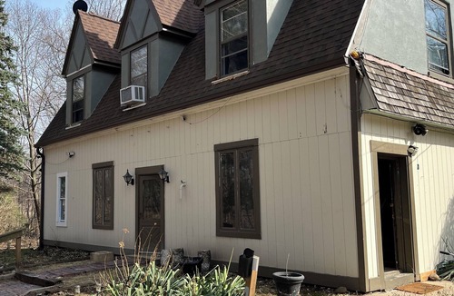 Rockford Apartment | Main Level Rustic Getaway, Woodsy Area