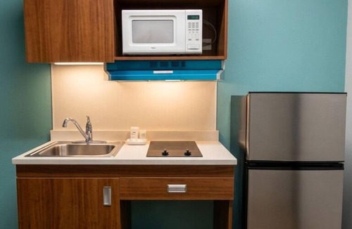 Hillside Hotel | MainStay Suites Chicago Hillside