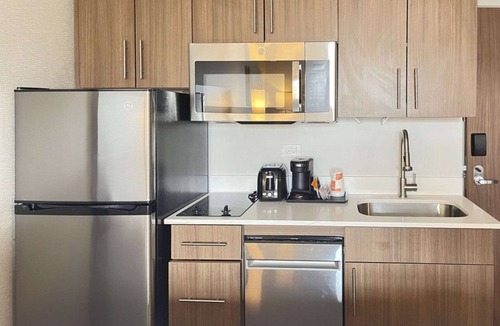 Oakbrook Terrace Hotel | MainStay Suites Oak Brook Terrace-Chicago