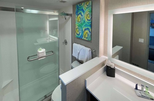 Oakbrook Terrace Hotel | MainStay Suites Oak Brook Terrace-Chicago