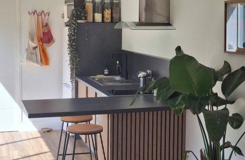 La Garde House | Maison de Vacances, Dans un Écrin de Verdure, Près de la mer