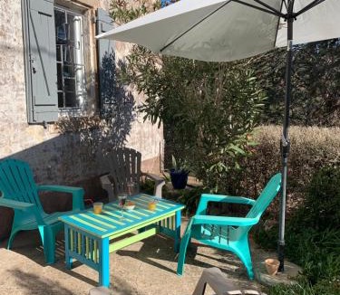 Octon House | Maison de village authentique