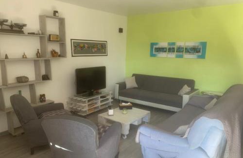 Octon House | Maison de village authentique