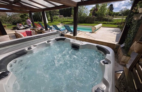 Saint-Philbert-des-Champs House | Manor House | Heated Pool & Spa | Electric Vehicle Charging Station