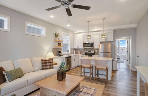 Ottawa Condo | Mansion Flat @ Navvy Town