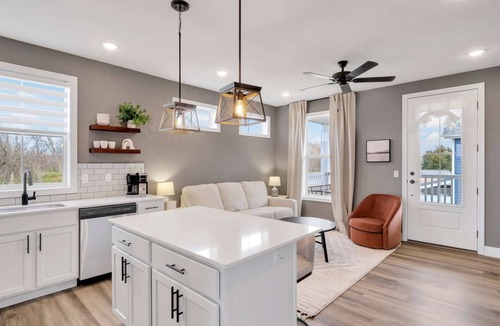 Ottawa Condo | Mansion Flat @ Navvy Town