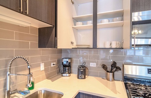 Near South Side Apartment | McCormick 3BR Family Haven Unit for 10 Guest Near Soldier Field & Lakefront