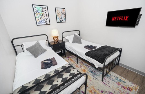 Near South Side Apartment | McCormick Place 2BR Oasis with Optional Parking, Patio, Gym for up to 6 guests Near Museum Campus, Grant Park & Soldier Field