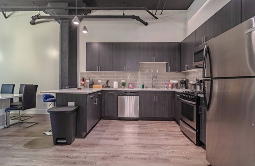 Prairie District Apartment | McCormick Place luxurious 3b/2ba Family Heaven with optional parking/sleeps 10