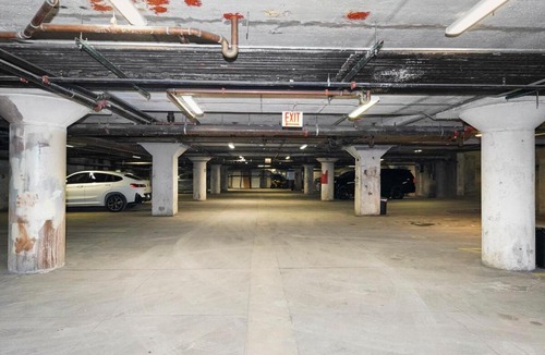 Near South Side Apartment | McCormick Place Luxurious and Spacious 3BR in Downtown Chicago with Optional Parking Sleeps 10 guests
