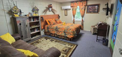 Groveland House | Medley Manor