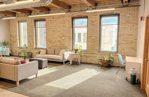 Fifth Ward House | Memoria: A Luxury Cream City Bridal Suite