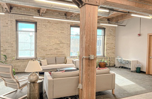 Fifth Ward House | Memoria: A Luxury Cream City Bridal Suite