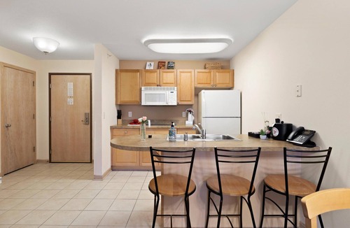 Lake Geneva Apartment | Mill Creek Hotel