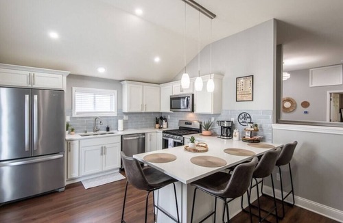 Lower East Side House | Milwaukee Group Retreat | Near Brady St + Fiserv Forum